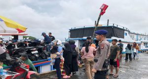 Sub Satgas Polairud OPS Ketupat Kapuas 2024 Amankan Arus Balik Mudik Di Pelabuhan Penyebrangan Air