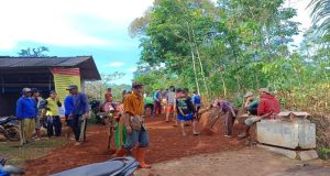 Jumat Bersih di Pekon Air Naningan