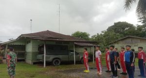 Penguatan Karakter Disiplin,Babinsa Koramil 1204 -03/Beduai Latihkan PBB Pada Siswa/Siswi SMA Negeri 1 Beduai