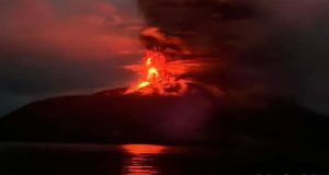 Gunung Ruang Di Kabupaten Sitaro Propinsi Sulawesi Utara Kembali Erupsi Yang Ke Dua Kali