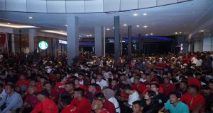 Tingkatkan Rasa Kebersamaan Dengan Masyarakat, Polda Kalbar Gelar Nobar Babak Semifinal Timnas Indonesia Vs Uzbekistan