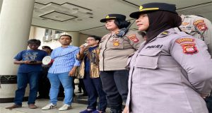 Personil Polresta Pontianak Berikan Pengamanan pada Aksi Unjuk Rasa May Day