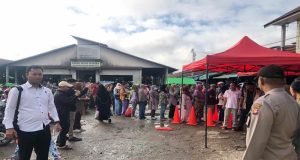 Operasi Pasar Murah, Polsek Sintang Kota Terjunkan Personel Pengamanan