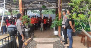 Personel Polres Beltim Melaksanakan Pengamanan Peringatan Kenaikan Yesus Kristus Di Gereja Se-Kab. Belitung Timur