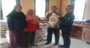 Pekon Pujiharjo Salurkan Bantuan Pangan ke 123 KPM