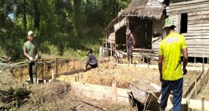 Satgas TMMD Reg ke-120 Kodim 1202/Singkawang Bedah Rumah Warga yang Tidak Layak Huni