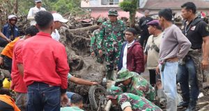 Satuan Personel TNI Kodim 0304/Agam Respon Cepat pada Bencana Banjir Bandang