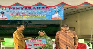 Pekon Bandung Baru Menyerahkan BLT (DD) tahun 2024,Sekaligus realisasikan pembangunan gorong-gorong