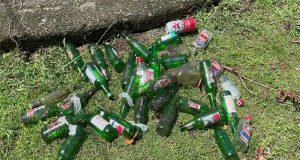 Komandan Lanal Nabire bersama Masyarakat Sekitar Kampung Air Mandidi Distrik Teluk Kimi, Melaksanakan Gotong Royong