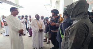 Polres Paniai Serahkan Jenazah Desman Kogoya ke Pihak Keluarga