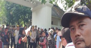 Ratusan Jurnalis Sukabumi Gelar Aksi Damai Tolak RUU Penyiaran