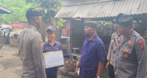 Bantuan Sembako Kepada Masyarakat Kurang Mampu Dilaksanakan Kapolres Jembrana