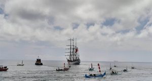 “KRI Dewaruci” Tinggalkan Belitung Timur, Tampak Suasana Bangga Dan Haru