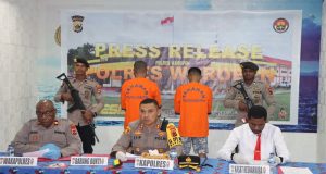 Polres Waropen Berhasil Menggagalkan 17 Bungkus Ganja dan Menangkap 2 Tersangka