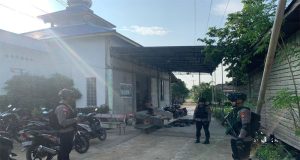 Satbrimob Polda Kalbar Pastikan Keamanan Dan Kenyamanan Masyarakat Yang Melaksanakan Ibadah Sholat Idul Adha 1445 H