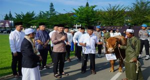 Polda Kalbar dan Polres Jajaran Salurkan 35 Ekor Sapi dan 134 Ekor Kambing pada Idul Adha 1445 H