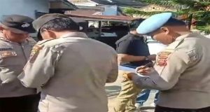 Judi Online Meresahkan, Kapolsek Tilatang Kamang Periksa Situs dan Aplikasi Telepon Genggam Anggota