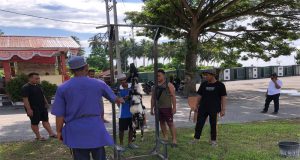 Berbagi Kebahagiaan, Satgas Madago Raya Berbagi Daging Qurban