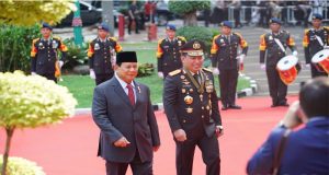 Menhan Prabowo Subianto Terima Penghargaan Tanda Kehormatan Bintang Bhayangkara Utama Polri