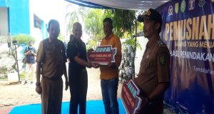 Dukung Layanan Kesehatan, KPPBC TMP C Tembilahan Hibahkan Speedboat ke Dua Desa