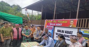 Danramil Kodim 1204-15/Sekadau Hilir Hadiri kegiatan Peresmian Balai Adat Beliung Bangkal