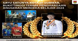 Bang Wako Bukittinggi Terima Penghargaan Anugerah Merdeka Belajar 2024