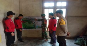 Cegah Karhutla, Babinsa Koramil 1209-07/ Jgb Lakukan Patroli