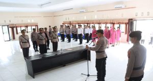 Kapolres Kepl. Talaud AKBP Arie Sulistyo Nugroho, SIK, MH Pimpin Upacara Sertijab Kabag SDM dan Kapolsek Lirung