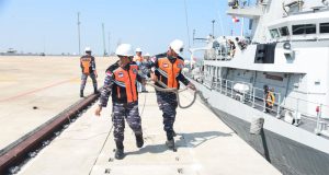 Tim Merplug Lantamal XII Sambut Kedatangan KRI John Lie -358 di Dermaga Kijing