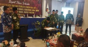 Rapat Pleno Terbuka Rekapitulasi DPS Pilkada Serentak