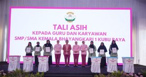 Ketua Umum Bhayangkari juga selaku Ketua Pembina Yayasan Kemala Bhayangkari, Ibu Juliati Sigit Prabowo Meresmikan GOR Kemala Bhayangkari Kalbar