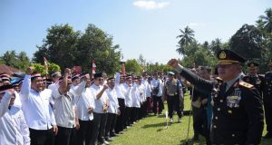 Kapolda Sulteng Pimpin Upacara Bendera HUT Kemerdekaan RI ke-79 di Poso Bersama Eks Napiter