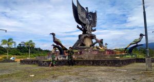 Satgas Yonzipur 5/ABW Menjaga Kemegahan Tugu Garuda di Tapal Batas