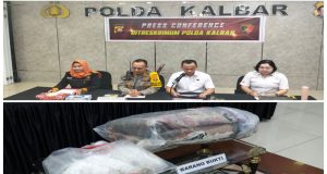 Ditkrimum Polda Kalbar Gelar Konferensi Pers Terkait Pengungkapan Kasus Tindak Pidana Kekerasan Fisik Terhadap Anak Dibawah Umur Yang Mengakibatkan Korban Meninggal Dunia