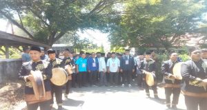 Ribuan Massa Relawan Pemenangan Menghadiri Pendaftaran Pasangan AMAN Di KIP Pidie