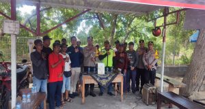 Kapolres Jembrana Gelar Tatap Muka dengan Tukang Ojek Pelabuhan Gilimanuk melalui Program “Jumat Curhat”