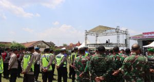 Polres Demak Amankan Puluhan Botol Miras Sebelum Pertunjukan Orkes Dangdut