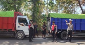 Patroli Rahayu : Polsek Kawasan Pelabuhan Gilimanuk Edukasi Sopir Truk untuk Cegah Kecelakaan Lalu Lintas