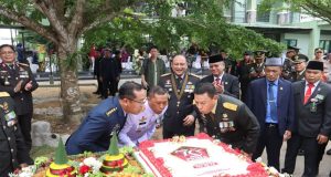 Kasdam XII/Tpr Pimpin Upacara dan Syukuran Peringatan HUT Ke-79 TNI di Wilayah Kalbar