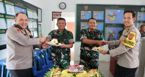 Polres Beltim Beri Kejutan Koramil 414-02/Manggar Dalam HUT TNI ke-79