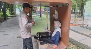 Satgas Preemtif OMP Kapuas Polda Kalbar Laksanakan Sosialisasi Pilkada Damai Di Sekitaran Area Taman Digulis Untan