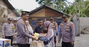 Polres Pidie Bantu Korban Kebakaran Rumah di Mila