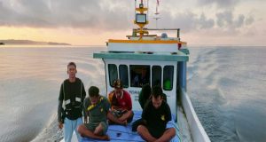 Sinergi Ditpolairud Polda Sulteng-PSDKP Amankan Kapal Penadah Ikan Hasil Destructif Fishing