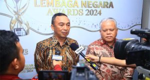 Polri Raih Penghargaan Lembaga Dengan Pelayanan dan Komunikasi Terbaik