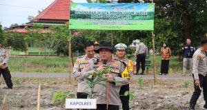Polres Beltim, Berbakti Pada Bumi Serumpun Sebalai Melalui Penanaman Sejuta Pohon