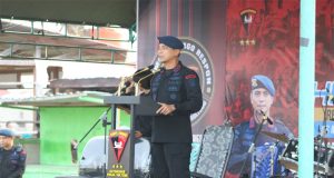 Pertama Kali! Hipnoterapi Massal dan Bansos Brimob Polda Sulteng