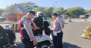 Pos Pemeriksaan Pintu Masuk Bali di Gilimanuk Perketat Pengawasan: Upaya Kapolsek Kawasan Pelabuhan Gilimanuk untuk Jaga Kamtibmas Kondusif
