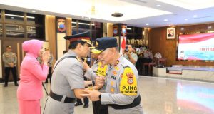 Kapolda Sulteng Hadiri Pelantikan Wakapolri dan Pengantar Purna Tugas Pejabat Polri