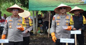 Kapolda Kalbar Tekankan Pemanfaatan Lahan Lokal Daerah Yang Cukup Luas Guna Mendukung Ketahanan Pangan