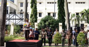 Apel Pergeseran Pasukan Pengamanan TPS Ops Mantap Praja Jaya 2024: Kapolres Metro Bekasi Tegaskan Netralitas dan Pastikan Kesiapan Total